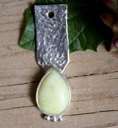 Bijali, jewelry for horse in silver and aventurine. Pendant for side pull