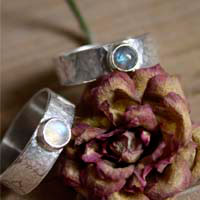 Catch my soul, promise rings in silver, labradorite and rainbow moonstone