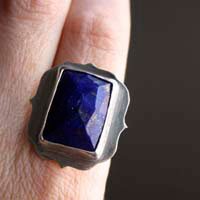 Cleopatra, egyptian ring in sterling silver and lapis lazuli