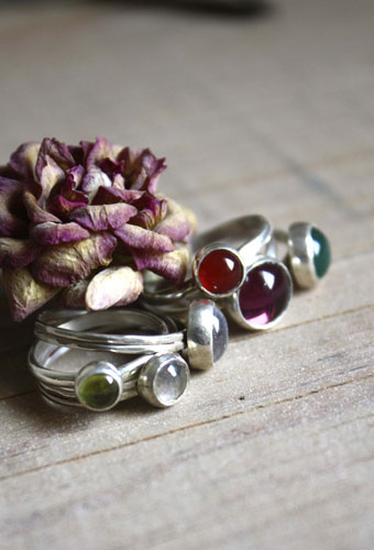 Constance, birthstone ring in silver and stone