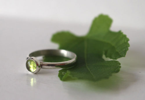 Fig leaf, sterling silver peridot ring