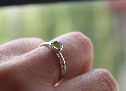 Fig leaf, sterling silver peridot ring