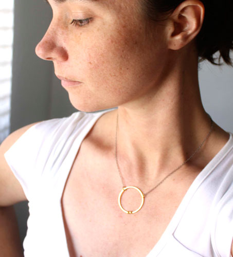 Gold enclosure, circle of the couple necklace in gold and sterling silver