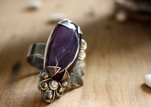 Huma, vegetable color ring in sterling silver and chalcedony