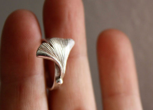 Icho, ginkgo biloba leaf ring in sterling silver