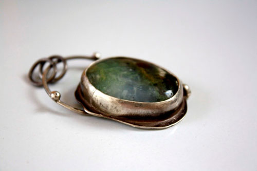 Mystery, magic mirror pendant in sterling silver and chrysoprase