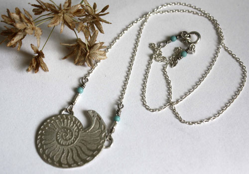 Nautilus, stability and longevity seashell necklace in sterling silver