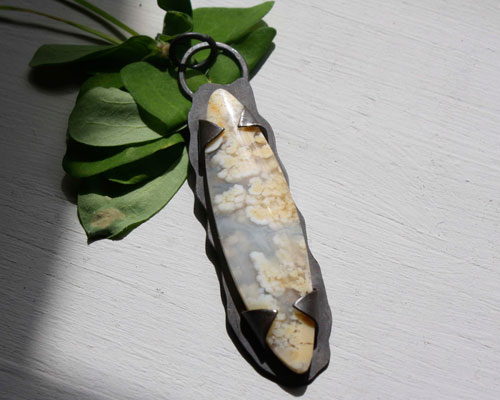 Nebuleux, Graveyard point plume agate and sterling silver pendant