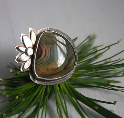 Nenufar, lotus flower ring in silver and royal imperial jasper