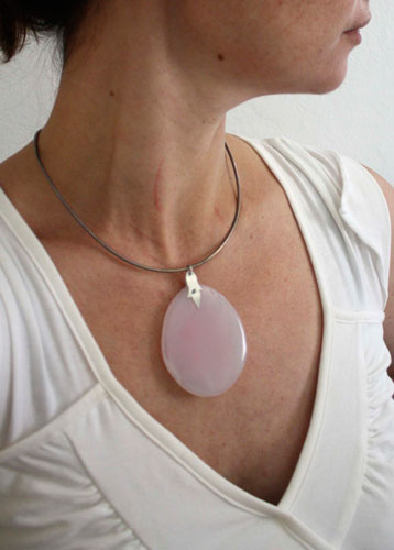 Rose thé, sterling silver pink quartz pendant