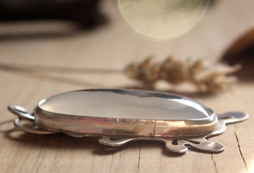 Shiroi Ha, white oak leaf tree pendant in sterling silver and dendritic agate