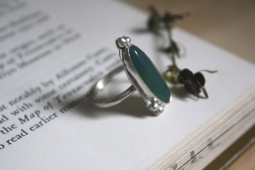 Zephyrine, green agate sterling silver ring