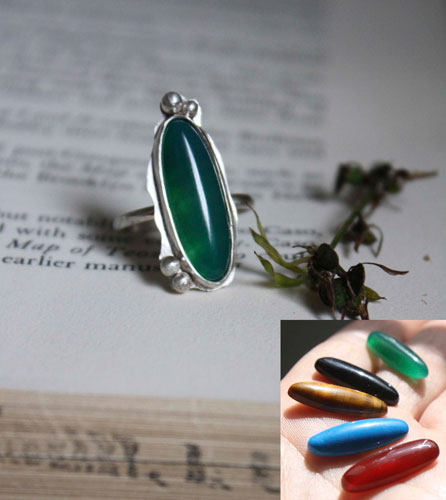 Zéphyrine, silver ring with semi-precious stone (onyx, tiger eye, howlite, red agate, green agate) (onyx, tiger eye, turquoise howlite, dark red agate or green agate)