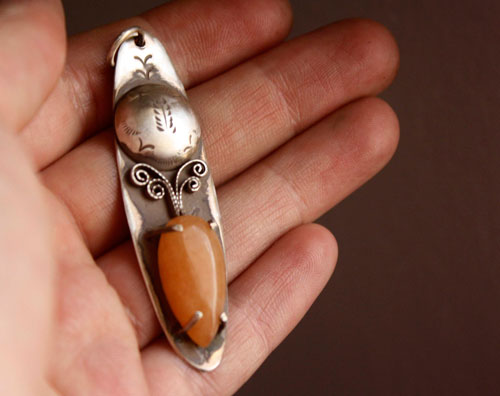 Amalthea, greek abundance pendant in silver and peach aventurine