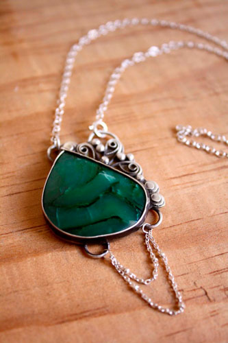 Amazon, lush amazonian necklace in silver and green agate