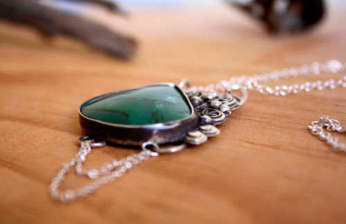 Amazon, lush amazonian necklace in silver and green agate