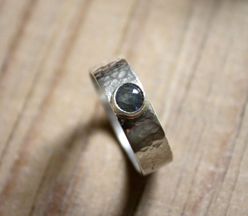 Catch my Soul, promise ring in silver, labradorite and white labradorite