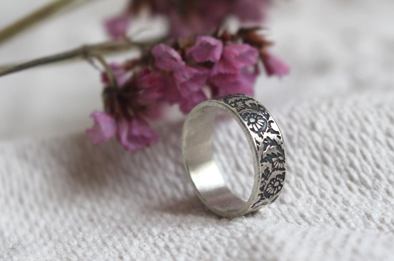 Daisy, flower ring in sterling silver