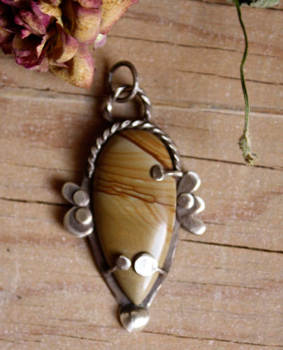 Engelis, desert wind pendant in silver and picture jasper