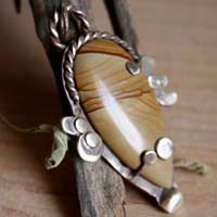 Engelis, desert wind pendant in silver and picture jasper