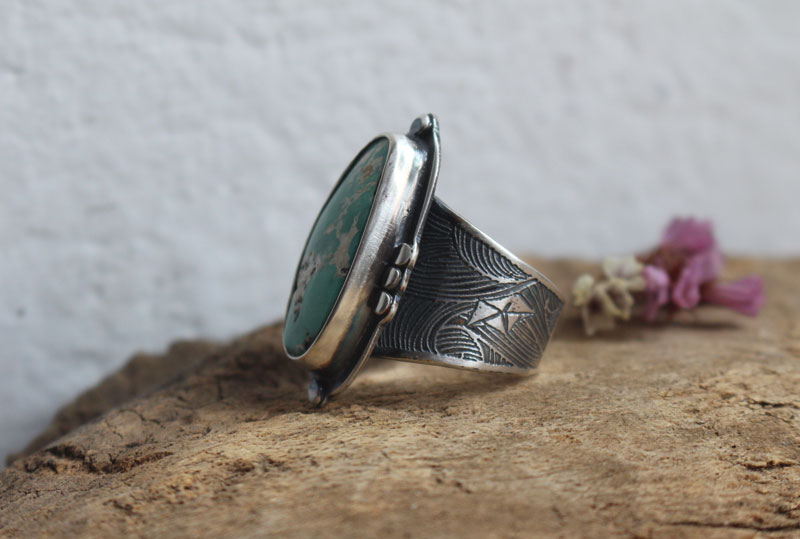 Go with the flow, origami boat ring in sterling silver and Nevada turquoise