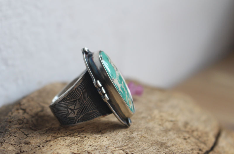 Go with the flow, origami boat ring in sterling silver and Nevada turquoise