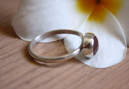 Great maiden’s blush, soft flower ring in silver and pink quartz