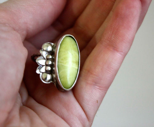 Hijau, tropical vegetation ring in silver and aventurine