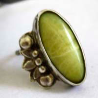 Hijau, tropical vegetation ring in silver and aventurine