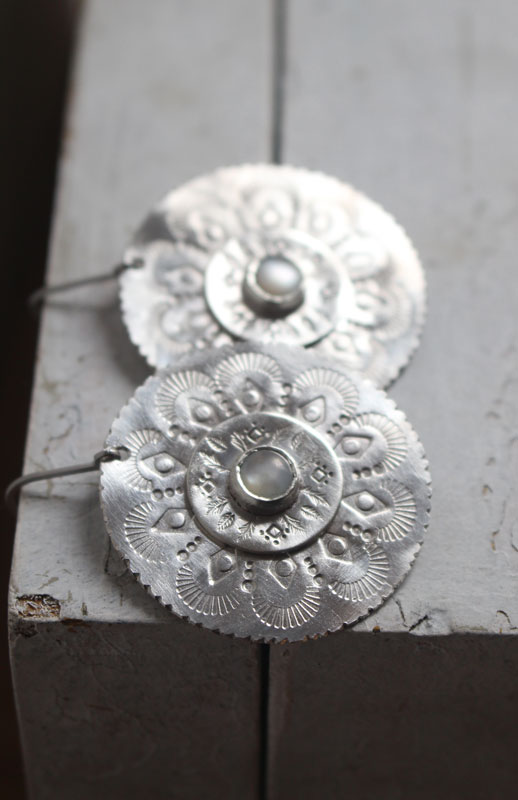 Mother of pearl flower, mandala earrings in silver and nacre