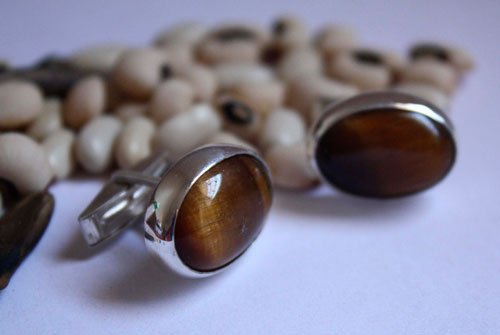 Ojo de León, animal eye cufflinks in sterling silver and tiger eye