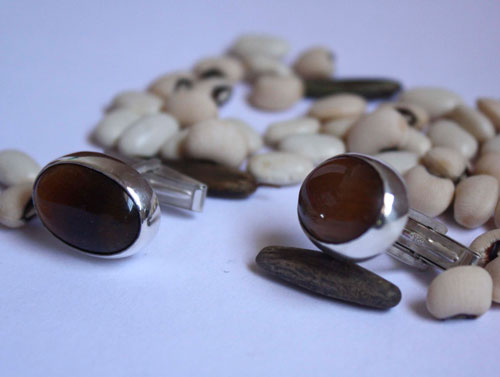 Ojo de León, animal eye cufflinks in sterling silver and tiger eye