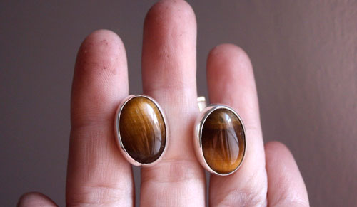 Ojo de León, animal eye cufflinks in sterling silver and tiger eye