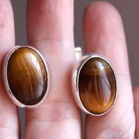 Ojo de León, animal eye cufflinks in sterling silver and tiger eye