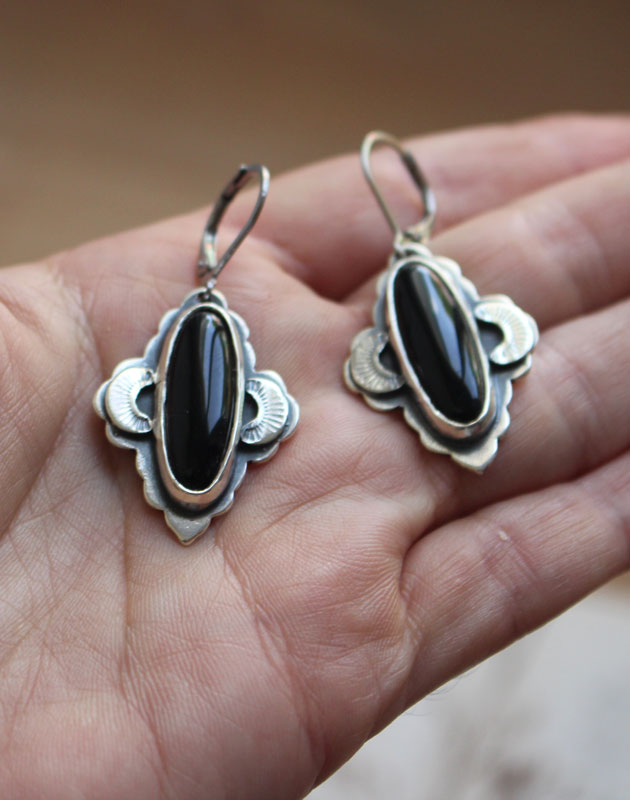 Onyx moon, oriental earrings in silver and onyx