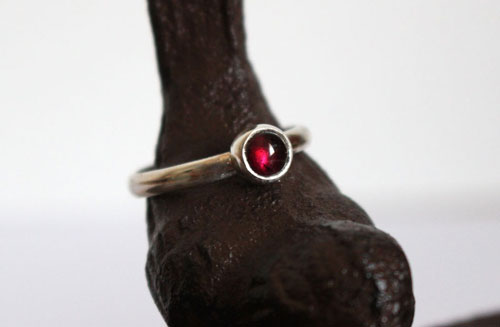 Poppy, red flower ring in silver and garnet