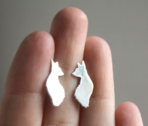 The little prince’s fox, Saint-Exupéry stud earrings in silver