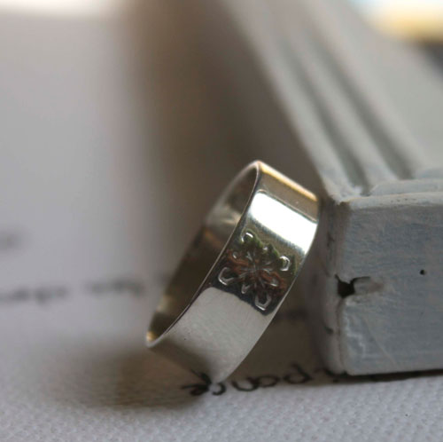 Poet, inspiration and poetry ring in sterling silver