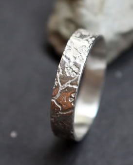 Custom japanese engraved ring