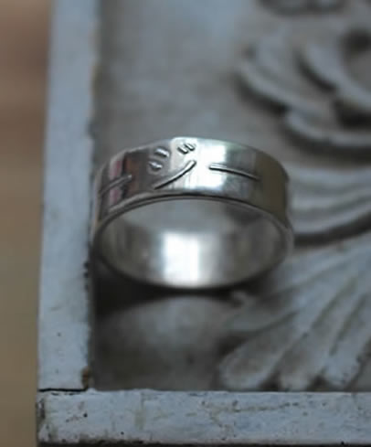 Ring engraved with a japanese name