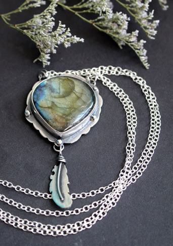 history and healing properties of labradorite